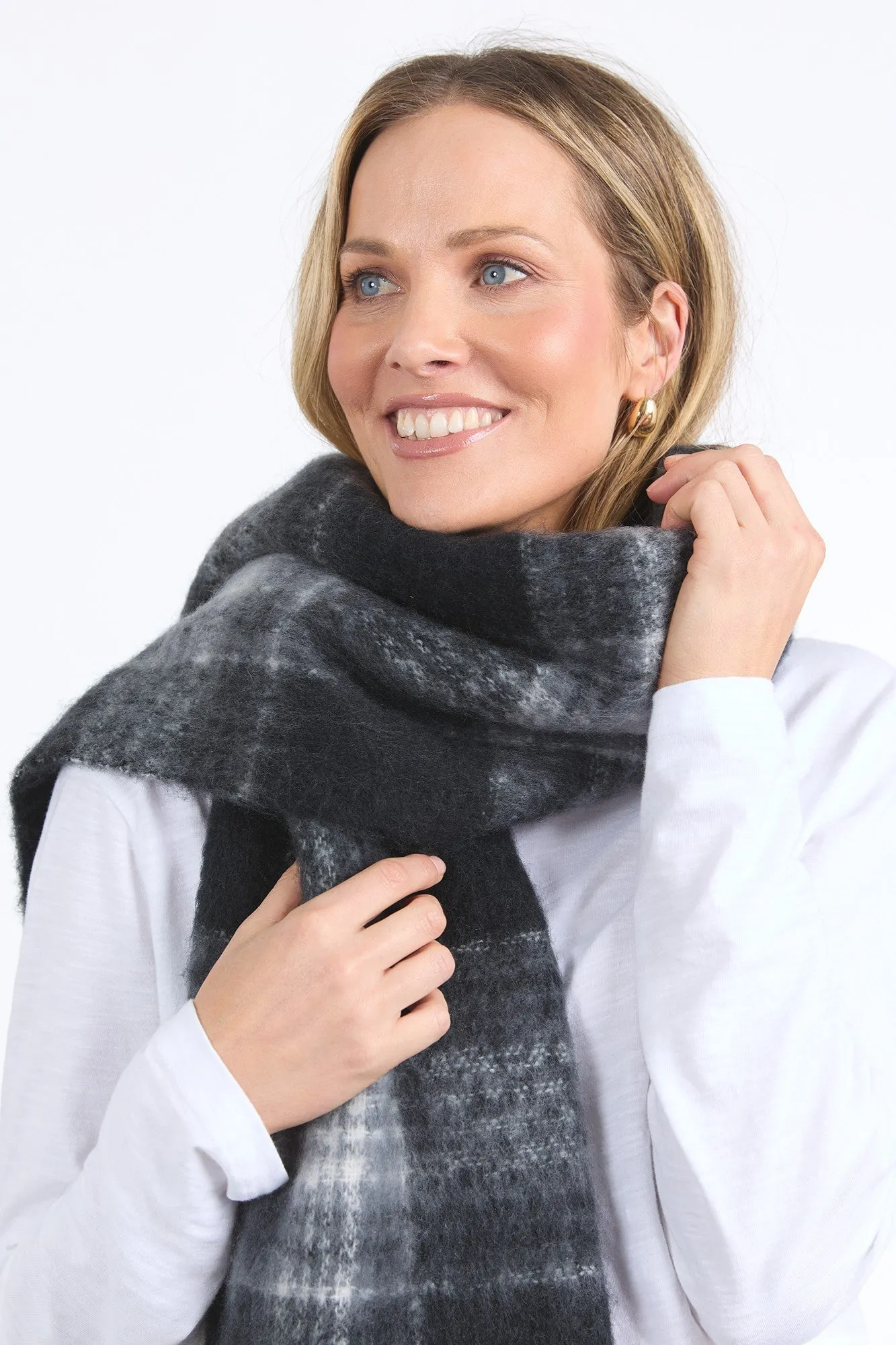 Elm Crest Scarf Black White Check