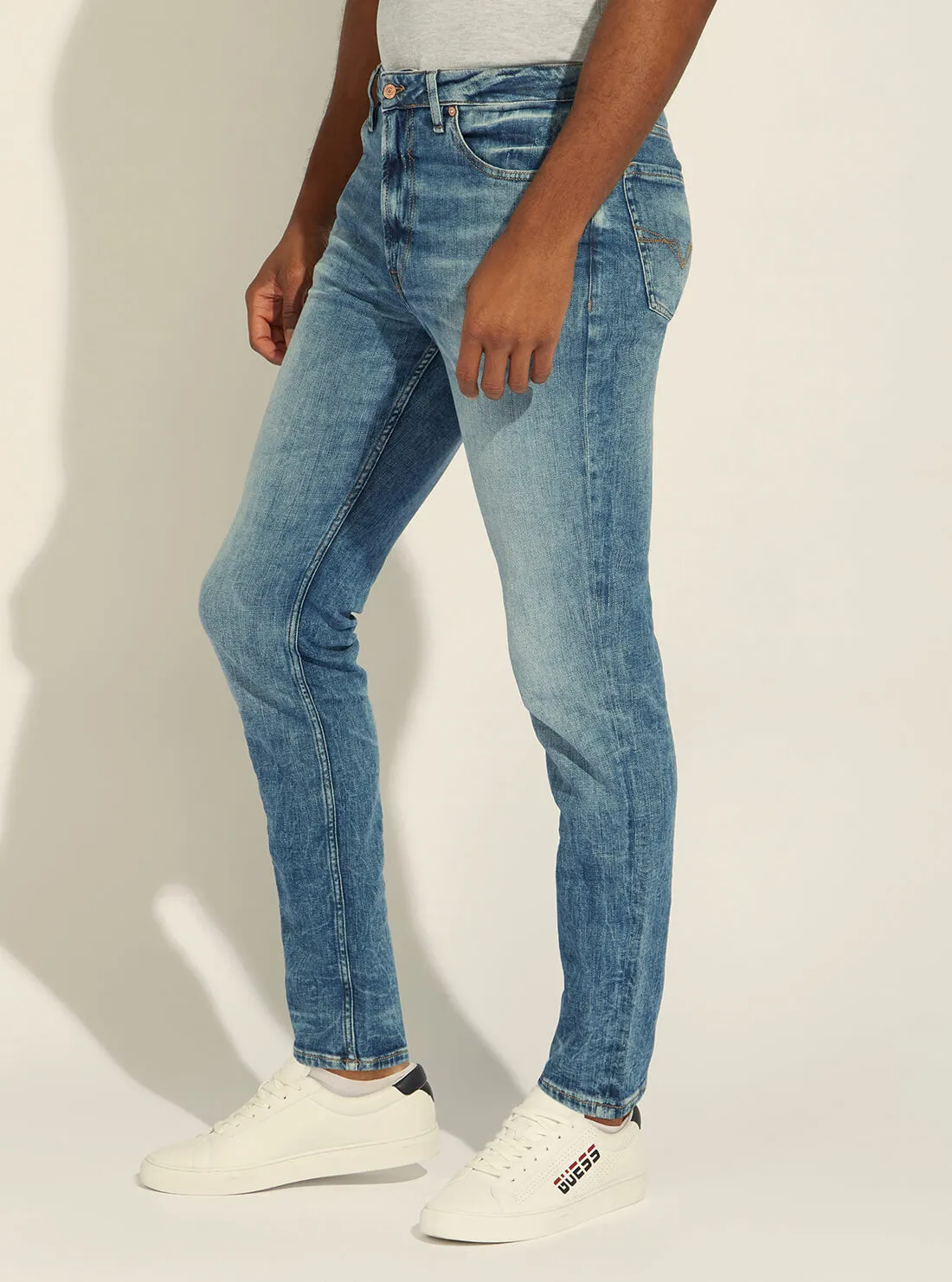 Mid-Rise Slim Fit Drake Denim Jeans in Pearl Wash