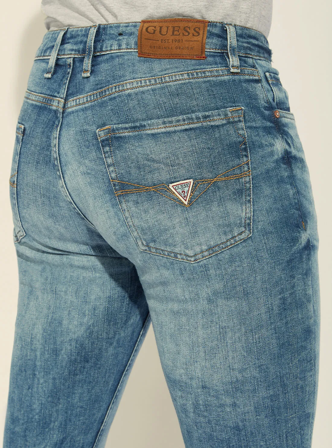 Mid-Rise Slim Fit Drake Denim Jeans in Pearl Wash