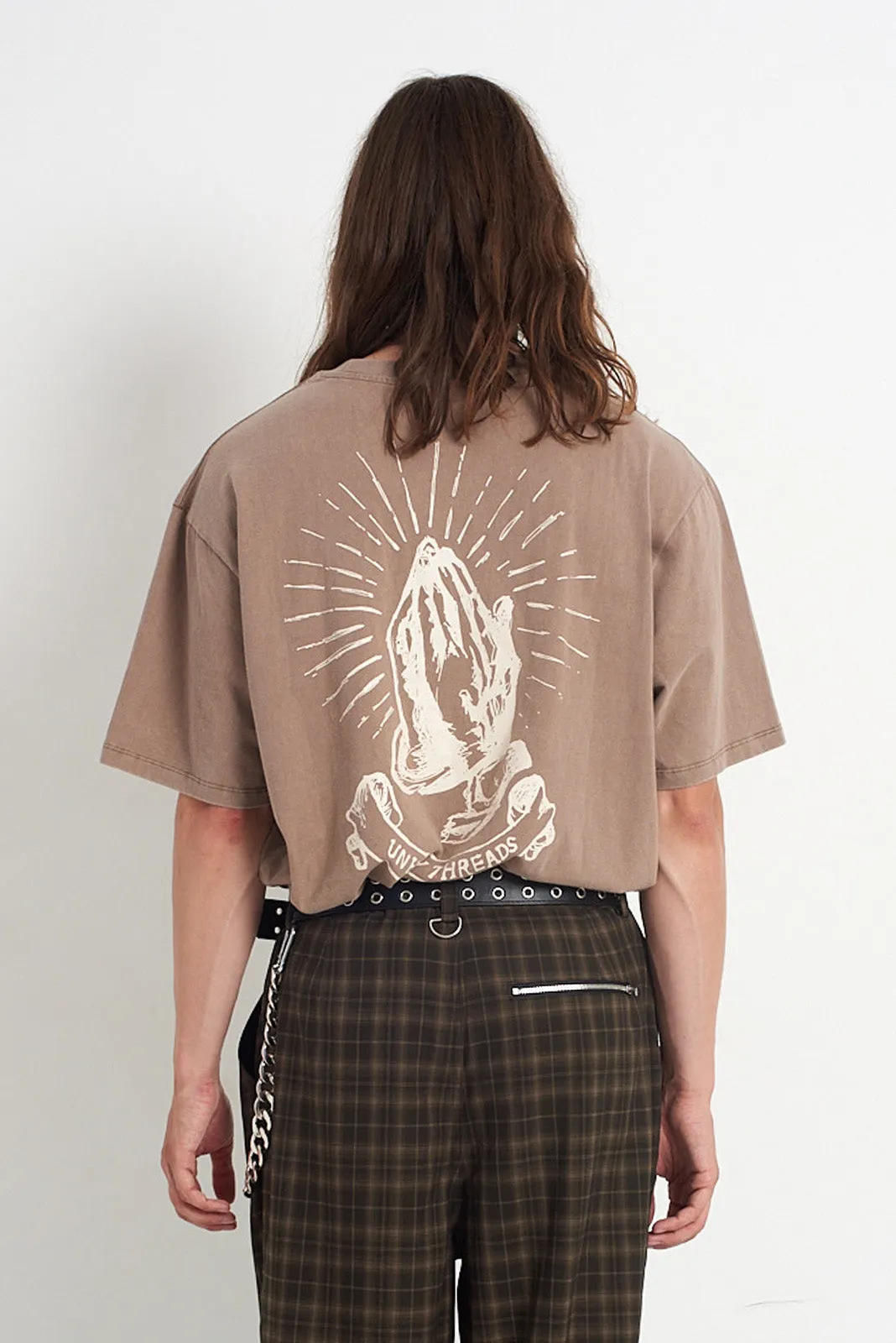 PRAYER RAGGED GRAPHIC TEE
