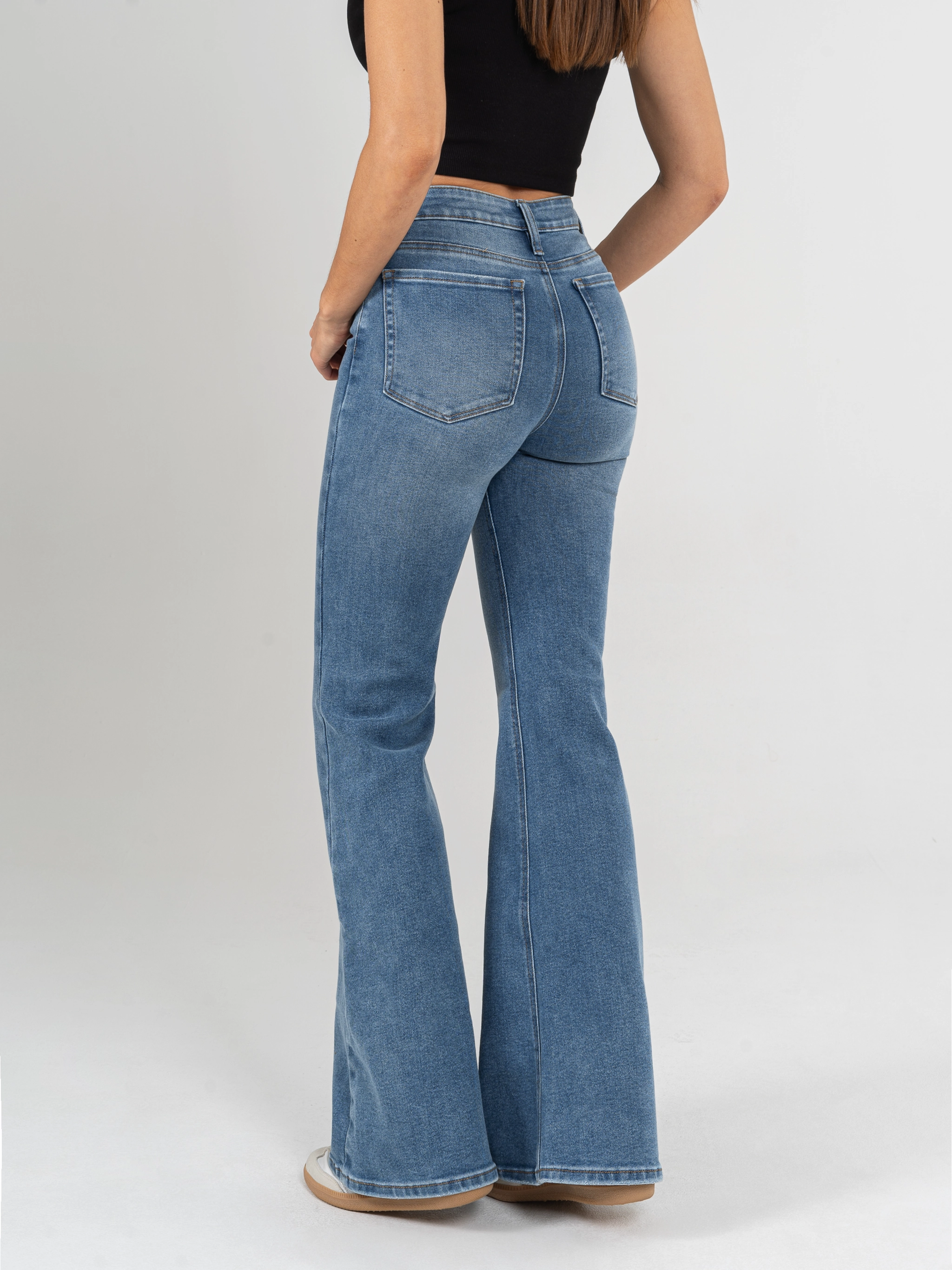 Ref: 065420 Jean flare stretch, bota ancha, tiro alto, tono azul medio claro