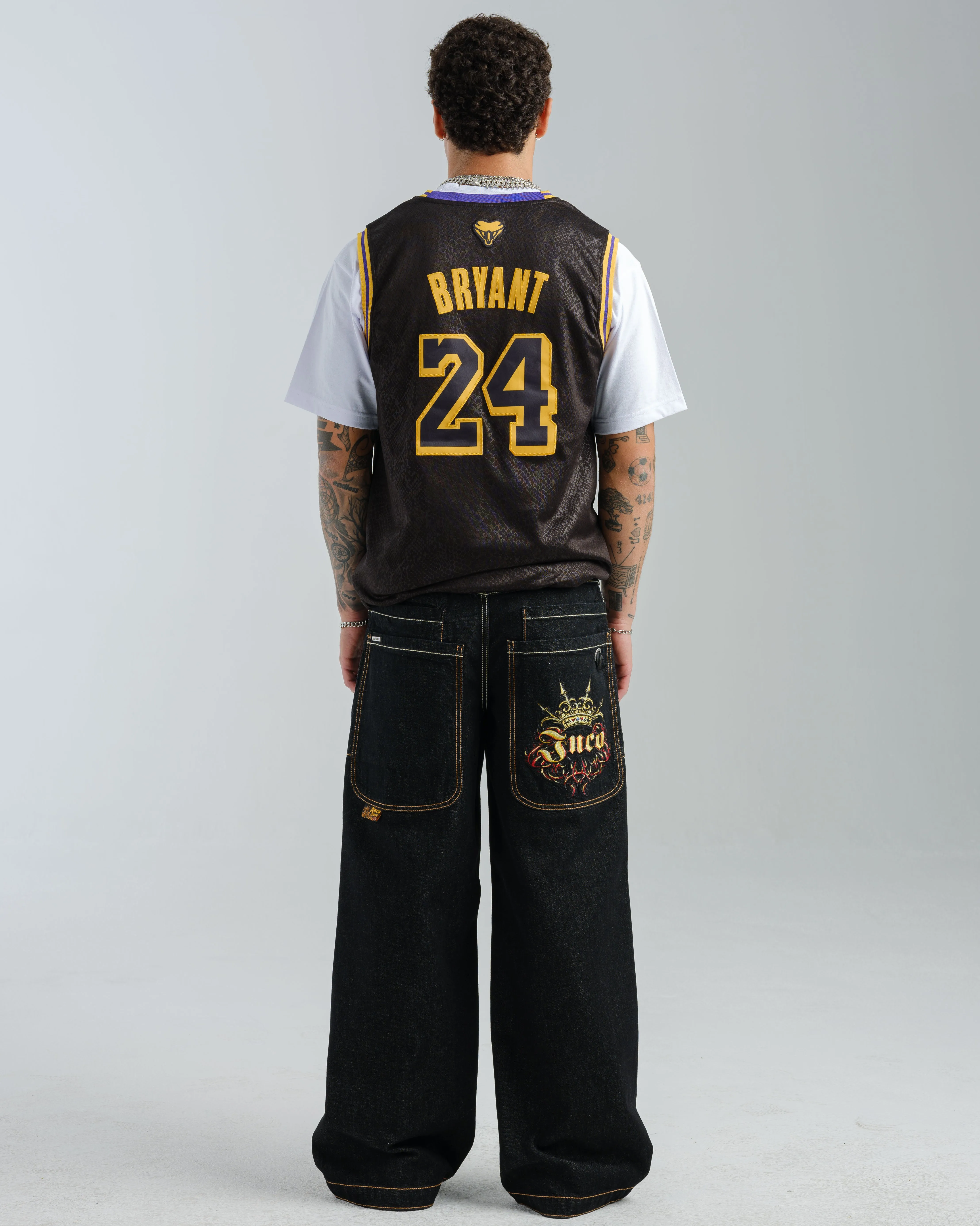 Royal. 23. Laser Black.