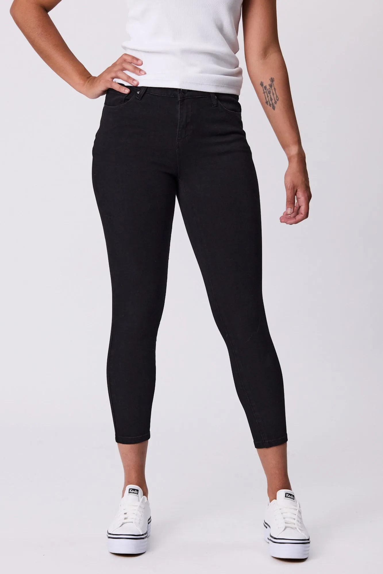 Shine On Label Cropped Sculpt Jeans Black