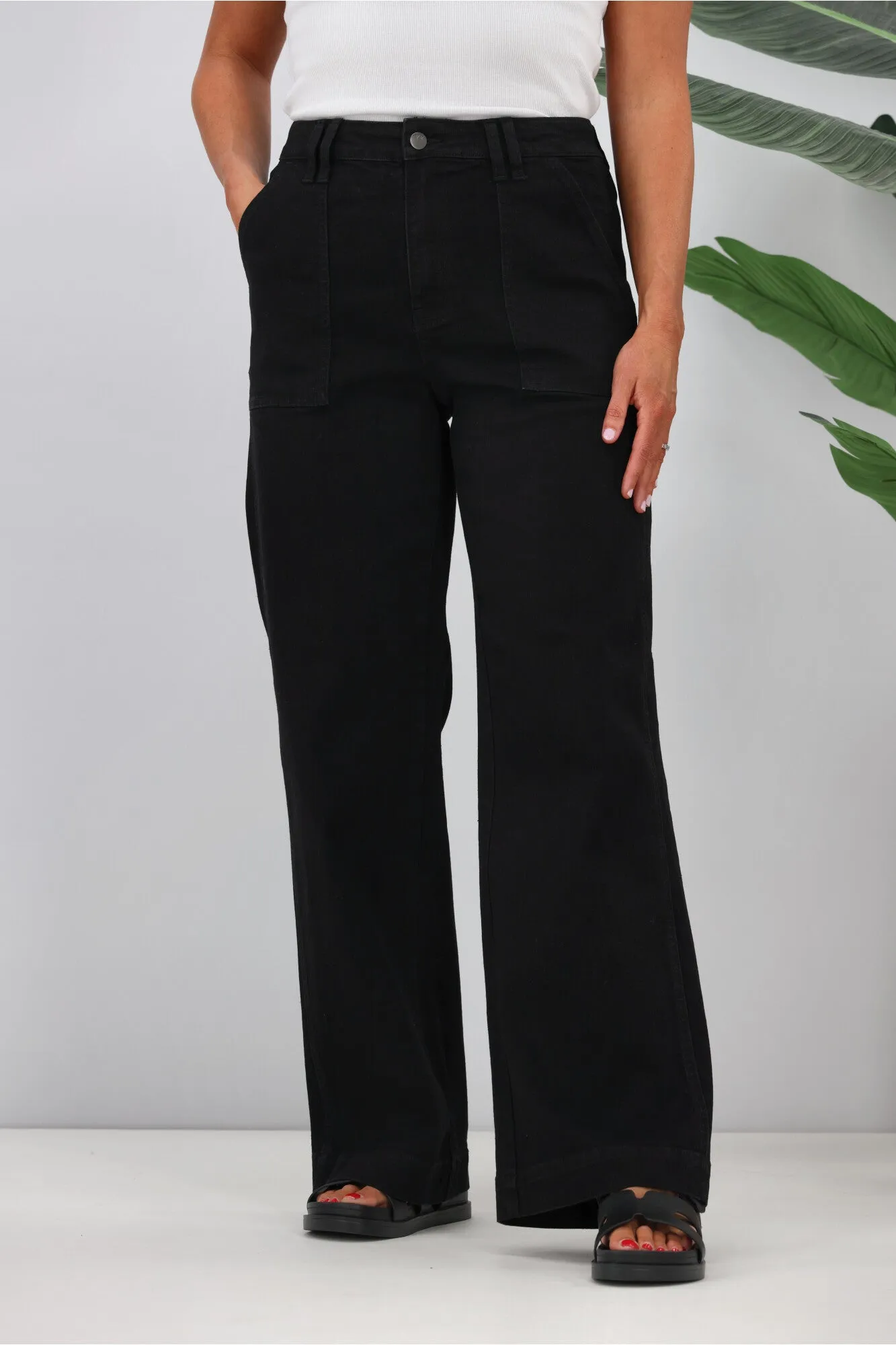 Shine On Label Noah Wide Leg Patch Pocket Jeans Black