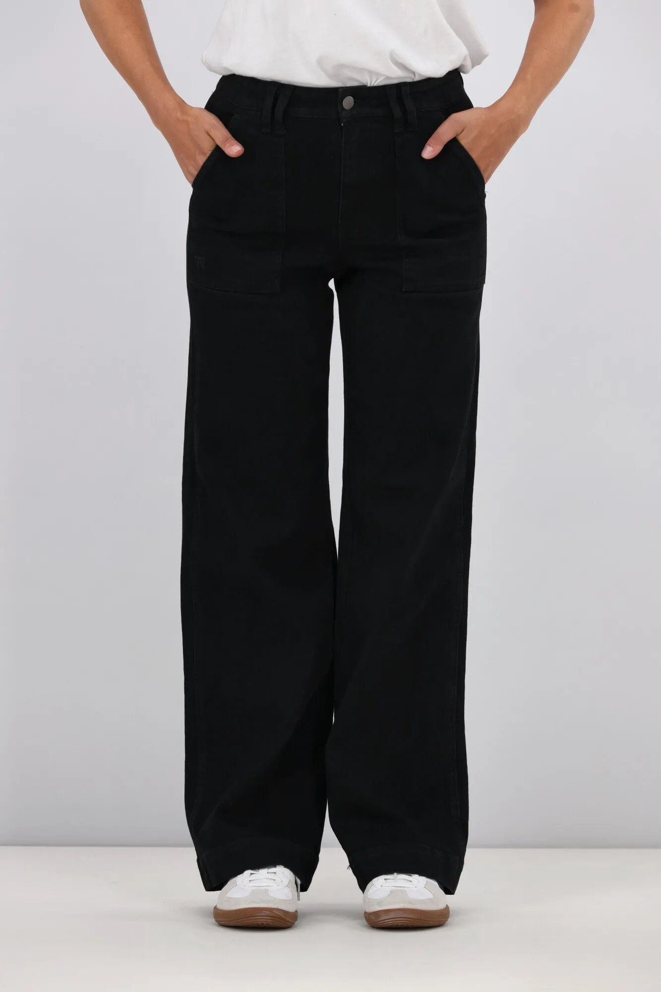Shine On Label Noah Wide Leg Patch Pocket Jeans Black