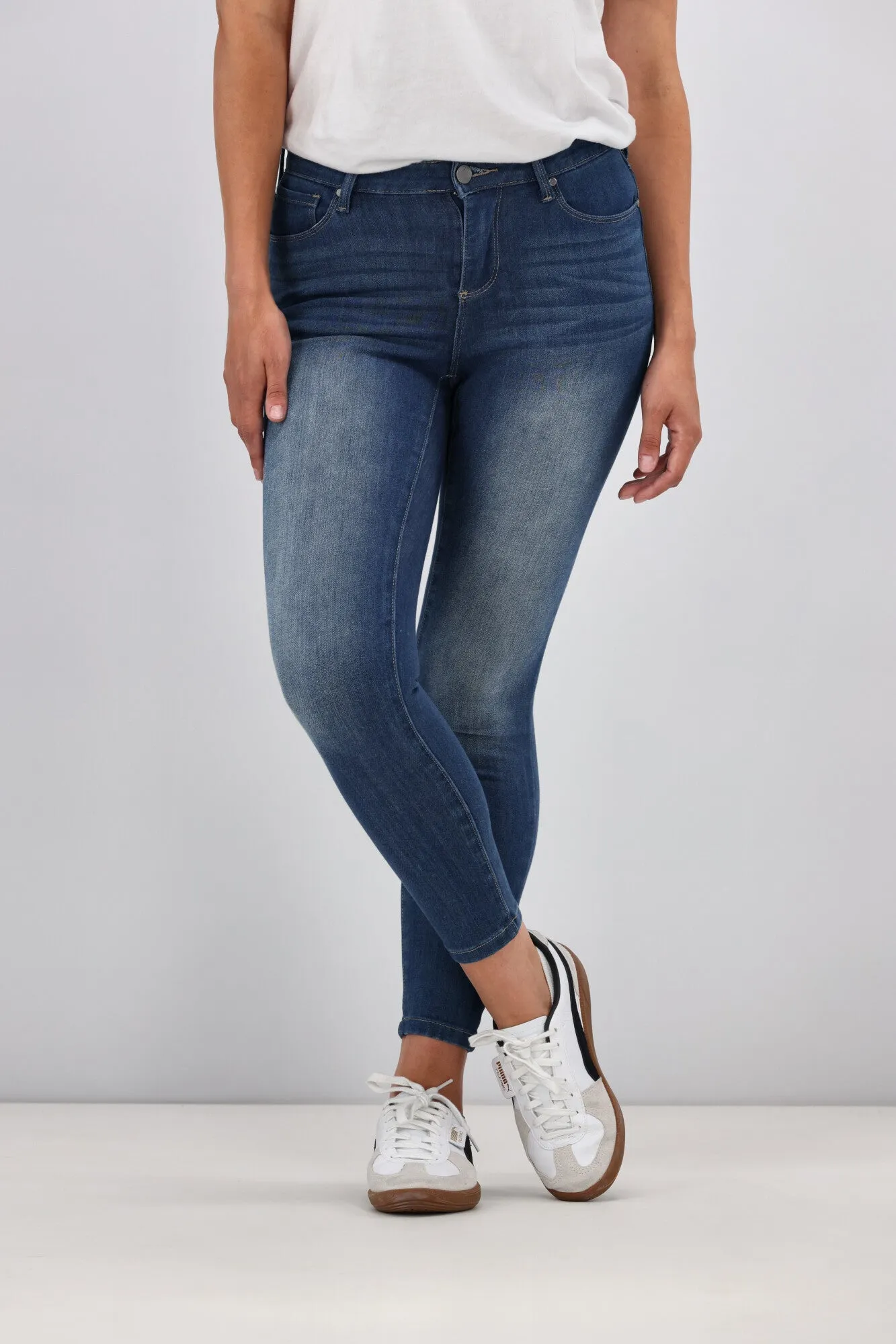 Shine On Label Sculpt Denim Cropped Jean True Blue Wash