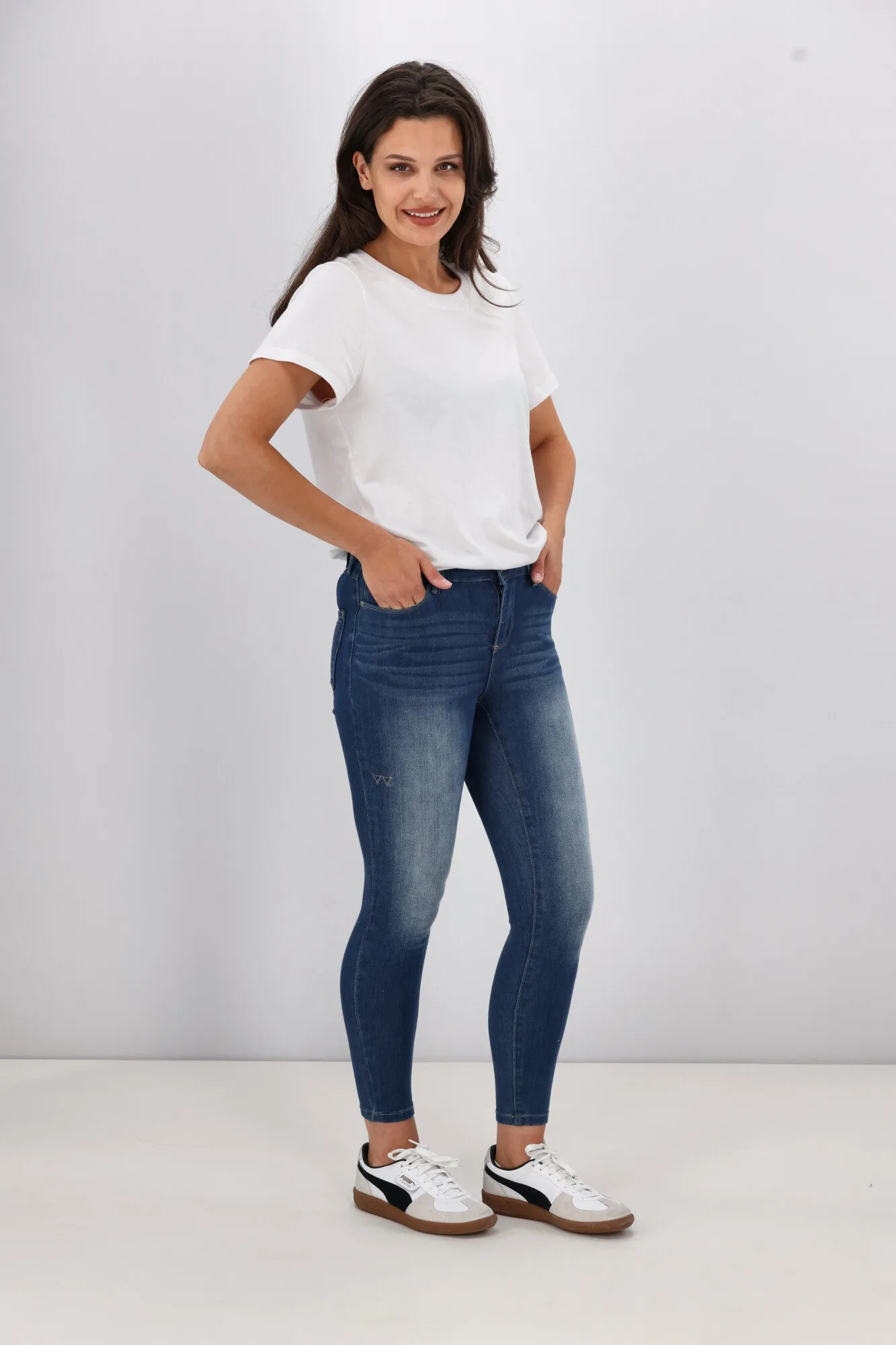 Shine On Label Sculpt Denim Cropped Jean True Blue Wash