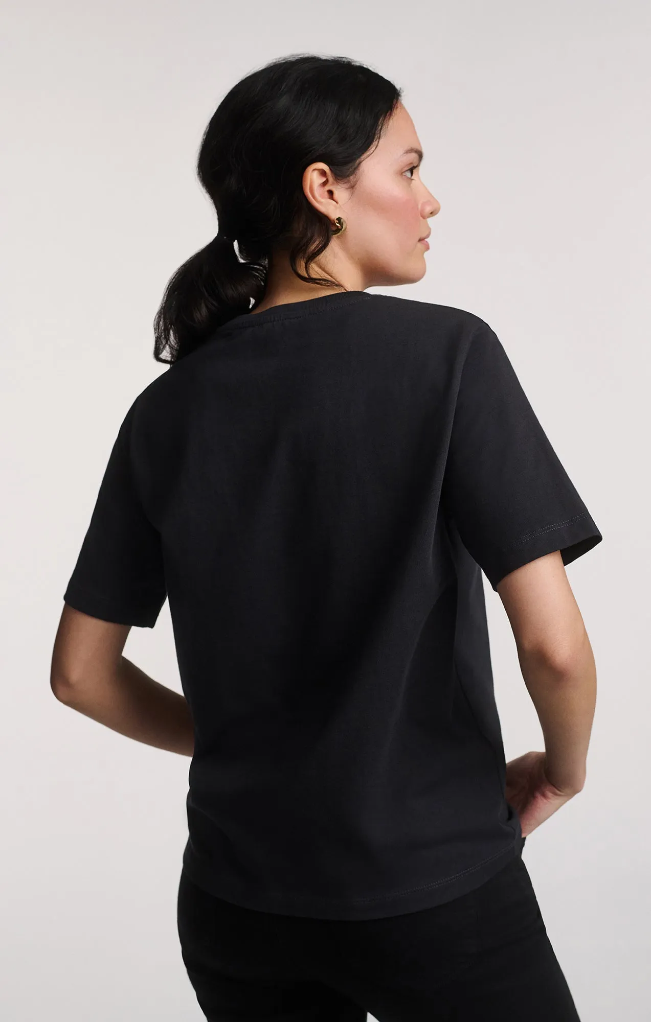 SHORT SLEEVE CREW NECK T-SHIRT IN PHANTOM