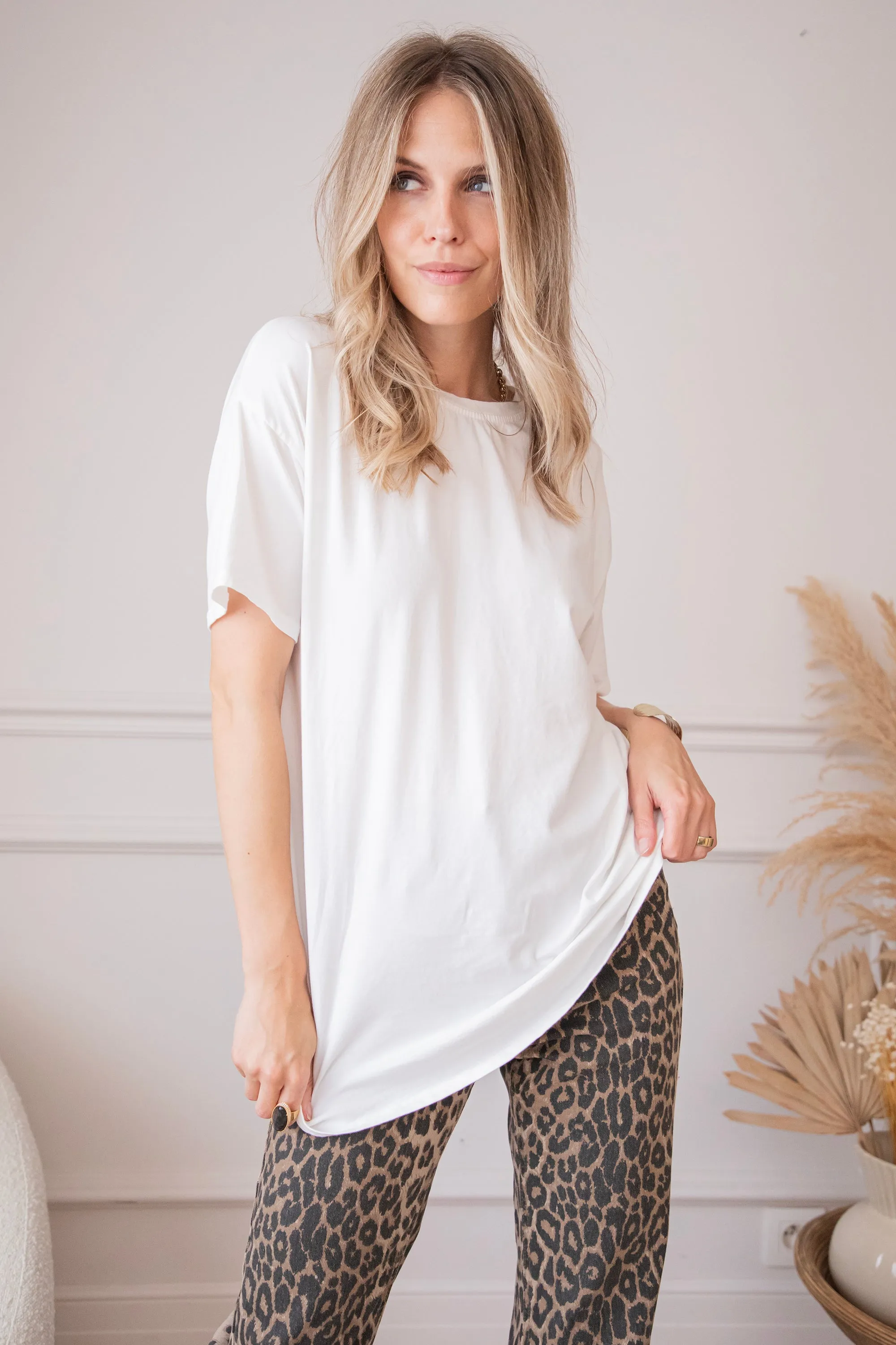 The Base White - T-Shirt