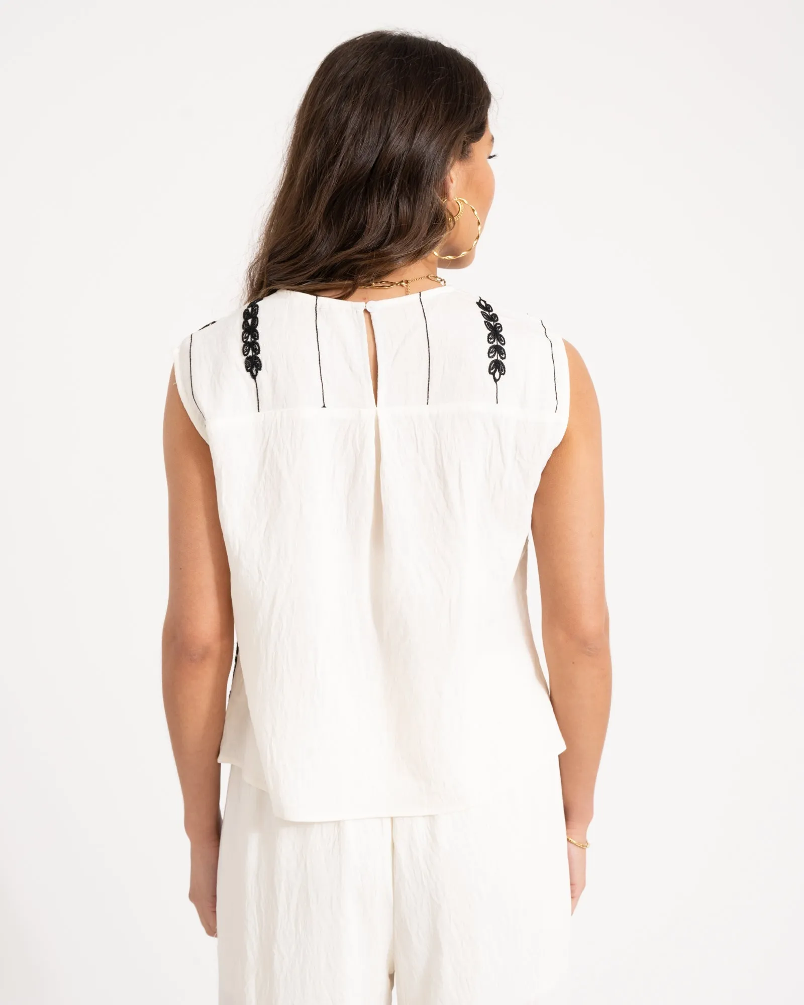 Top Melina Embroidered White Black
