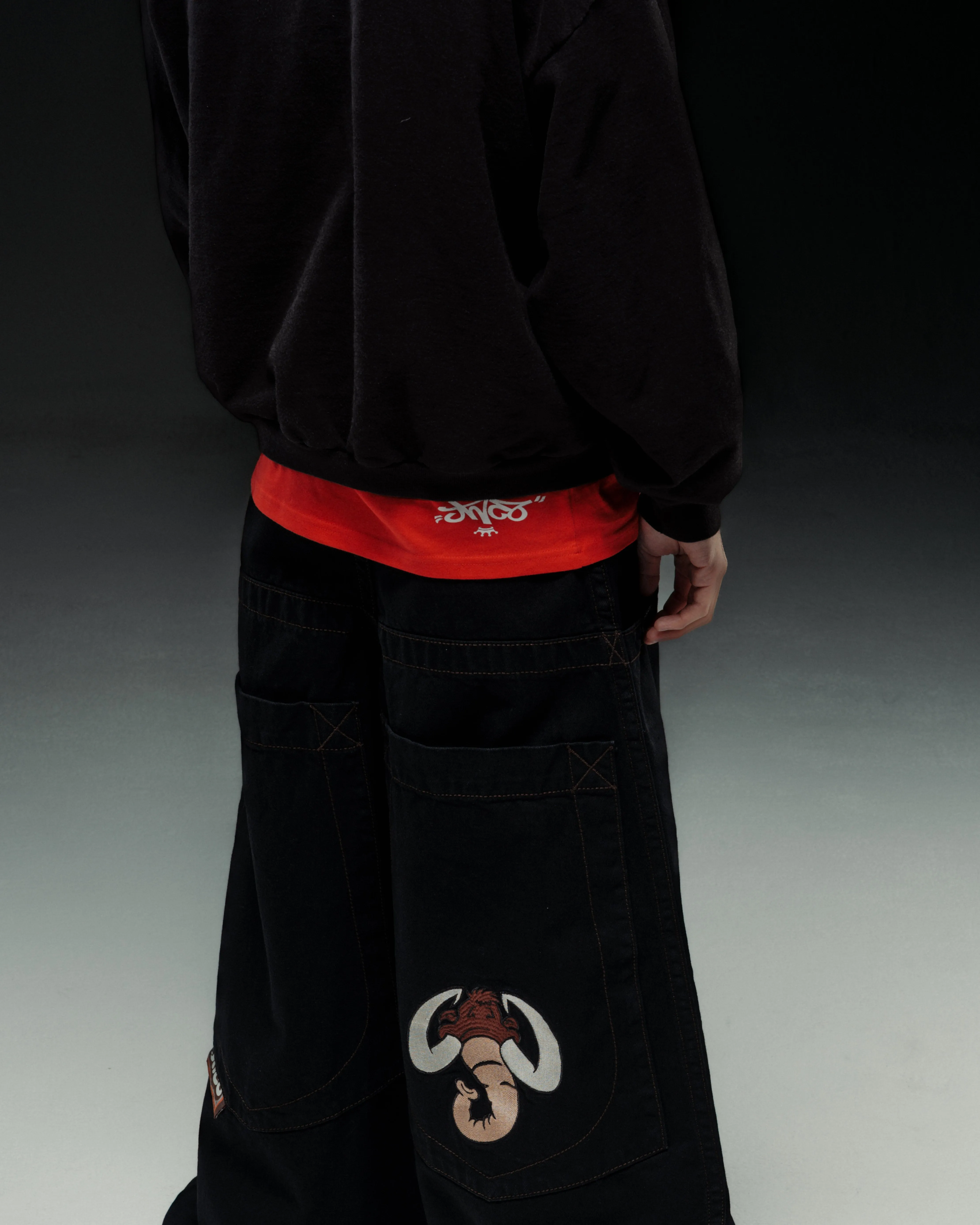 Tribal Dragon Tee. Red.