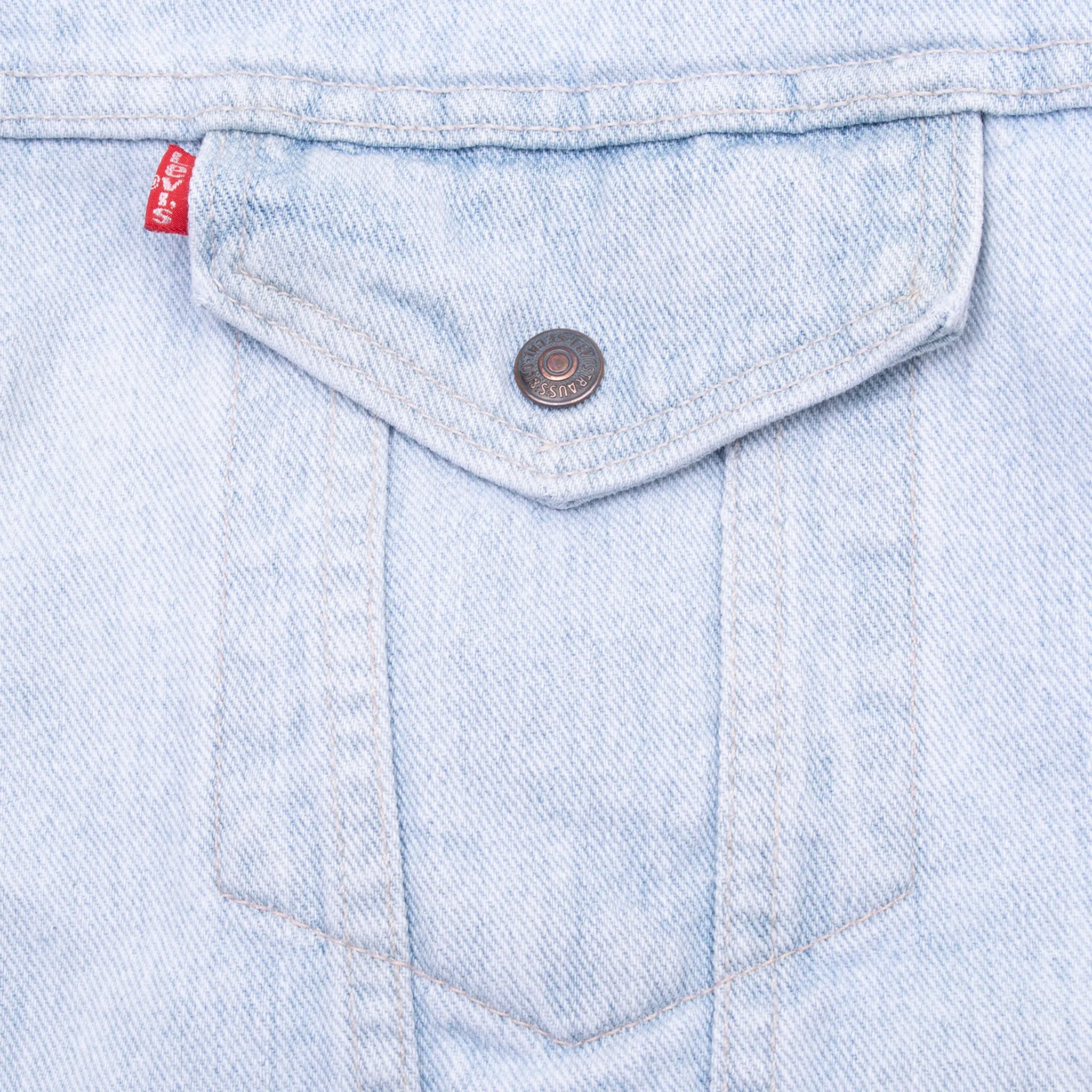 VINTAGE LEVIS SHERPA TRUCKER BLUE LIGHT WASH DENIM JACKET 1980S LARGE MADE USA
