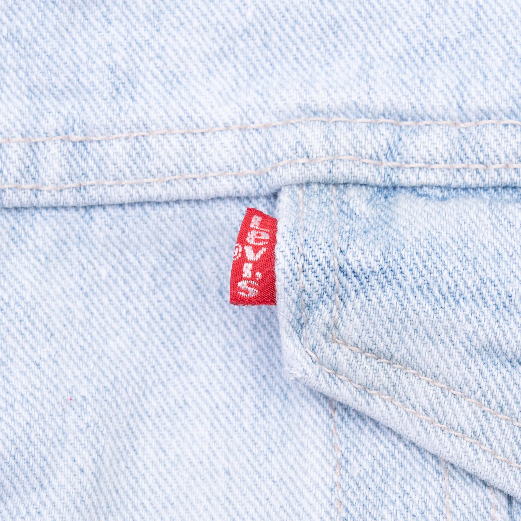 VINTAGE LEVIS SHERPA TRUCKER BLUE LIGHT WASH DENIM JACKET 1980S LARGE MADE USA