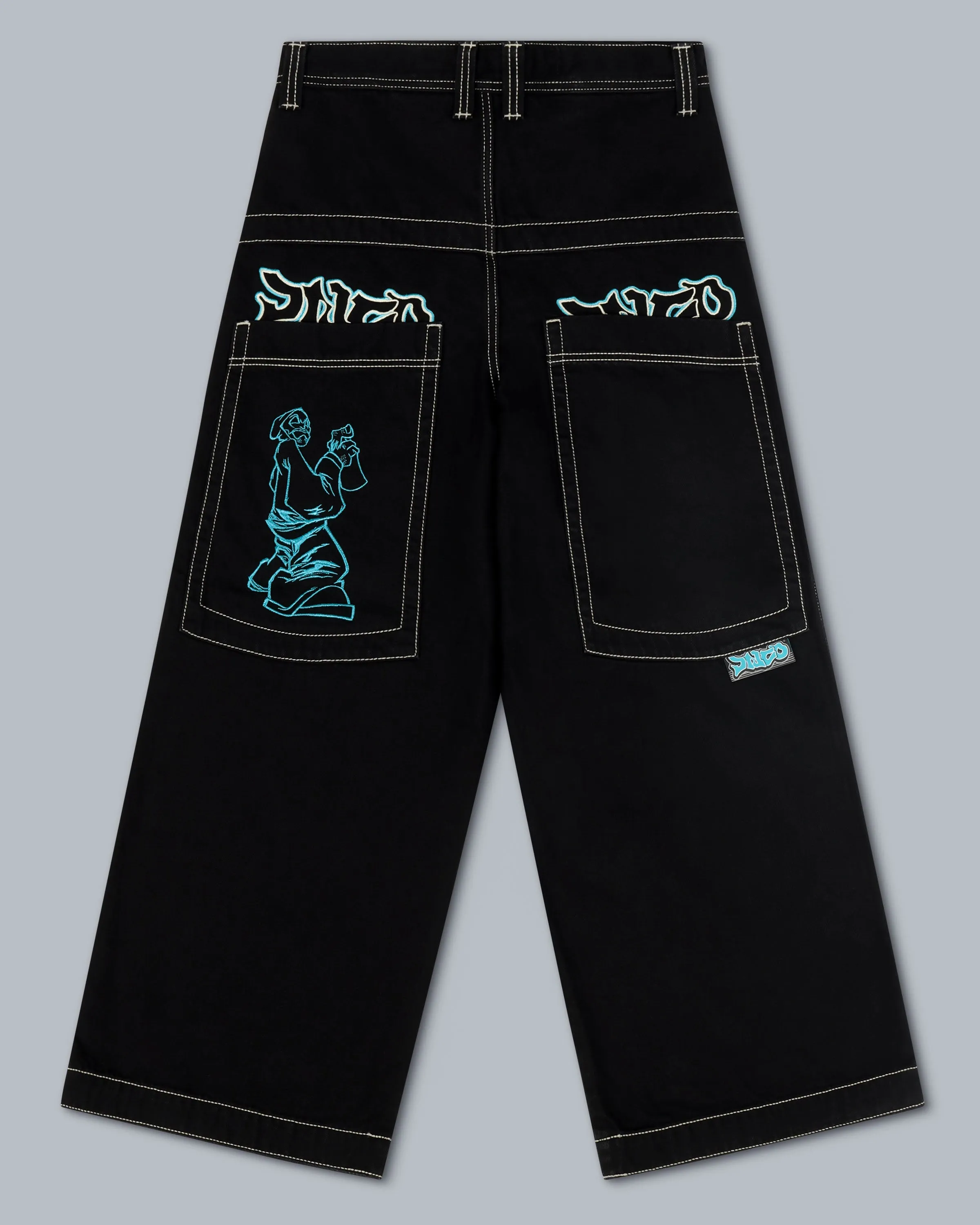 W Artistical Uprising. 26. Jet Black.